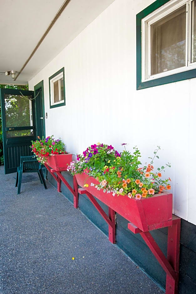 Lakeside Motel