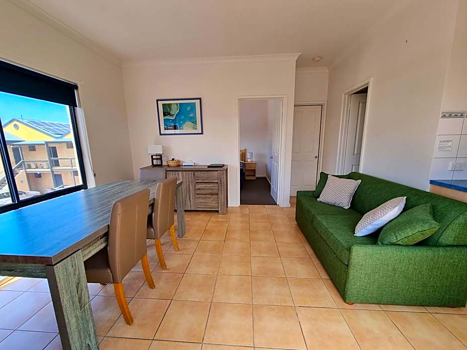 Seaview Motel & Apartments