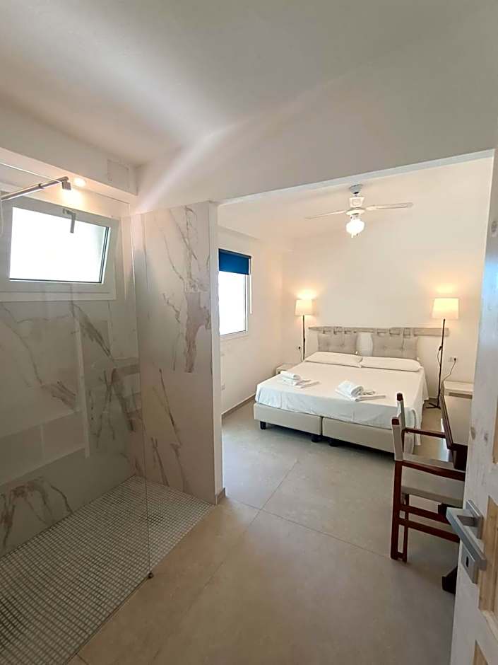 Lido Di Alghero Rooms on the Beach