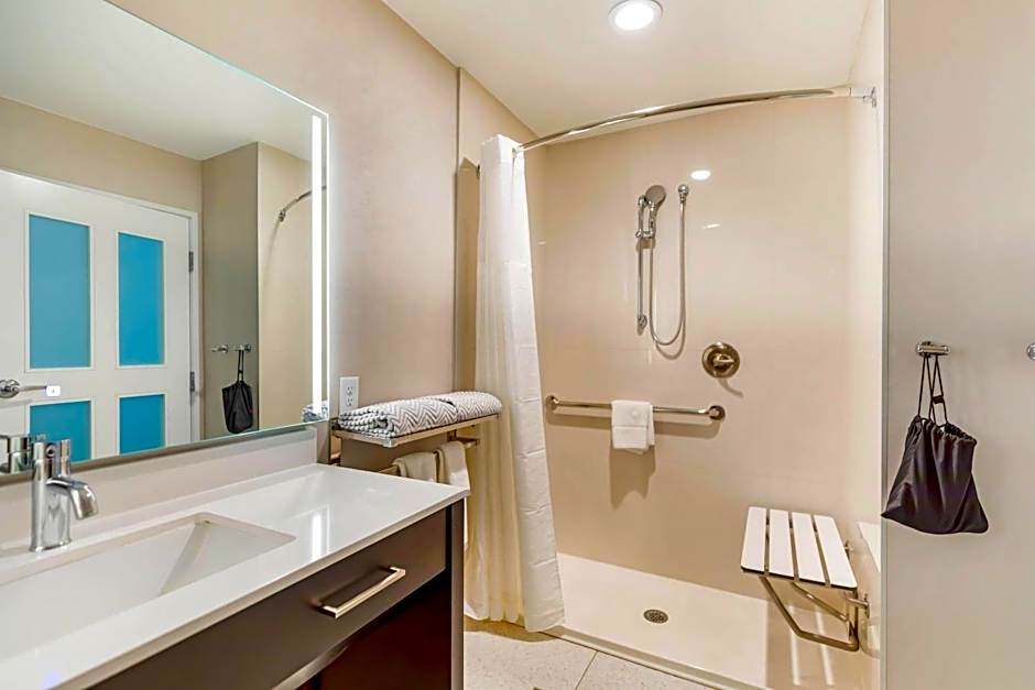 Cambria Hotel Copper Mountain