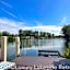 Lakeside Retreat With Hot Tub & Fishing Peg at Tattershall Lakes Country Park