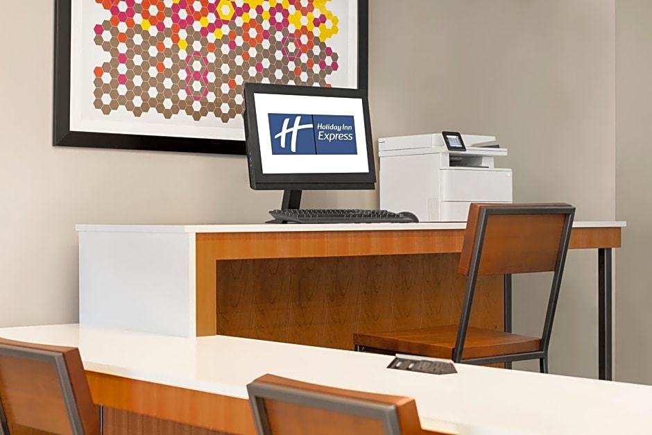 Holiday Inn Express & Suites Philadelphia - Mt. Laurel By IHG