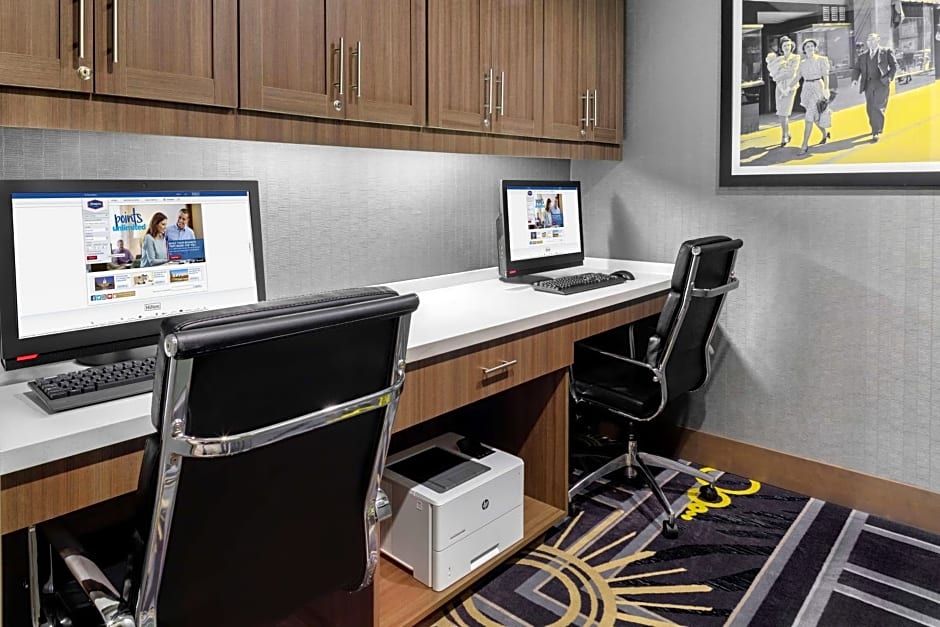 Hampton Inn By Hilton & Suites Los Angeles/Hollywood, CA