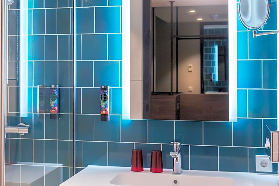 Holiday Inn - the niu, Fender Amsterdam By IHG