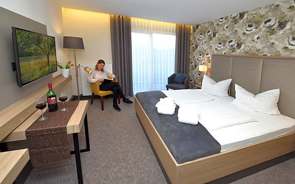 Kurhotel Grüttner mit eigenem Sole Thermal Schwimmbad 32 Grad und Saunalandschaft