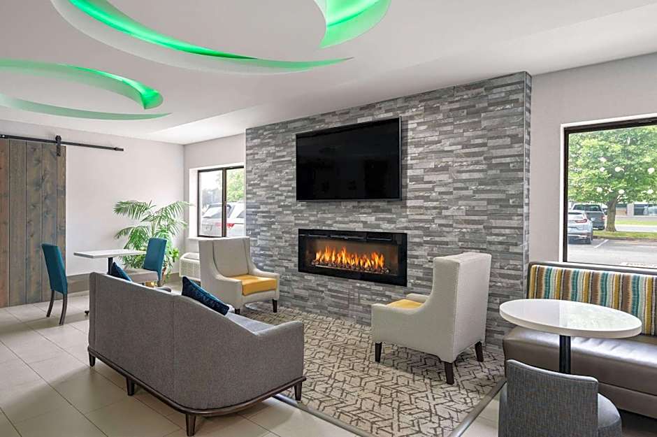 La Quinta Inn by Wyndham Indianapolis Airport Executive Dr