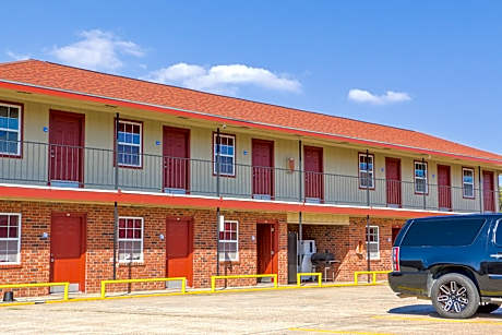Economy Inn By OYO Lockport near Houma
