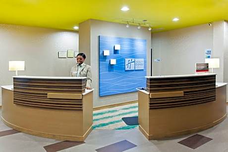 Holiday Inn Express & Suites Warner Robins North West By IHG