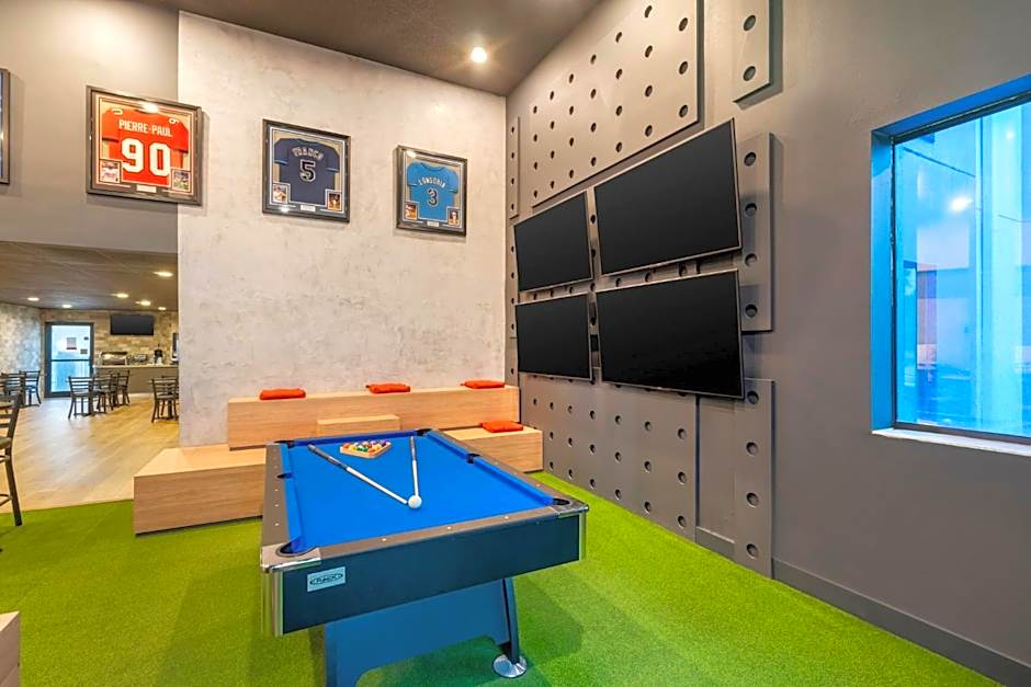 SPOT X Hotel Tampa - Wesley Chapel by The Red Collection