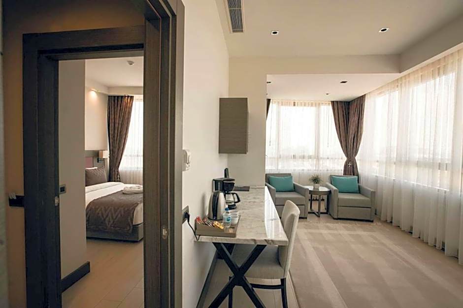 Hilly Hotel