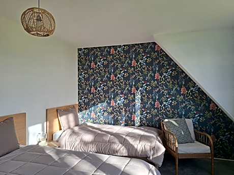 Twin Room with Private Bathroom