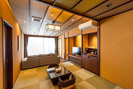 Luxury Suite with Semi-Open Air Onsen Bath – Kakukan