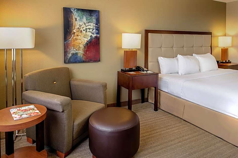 DoubleTree By Hilton Saint Louis Westport