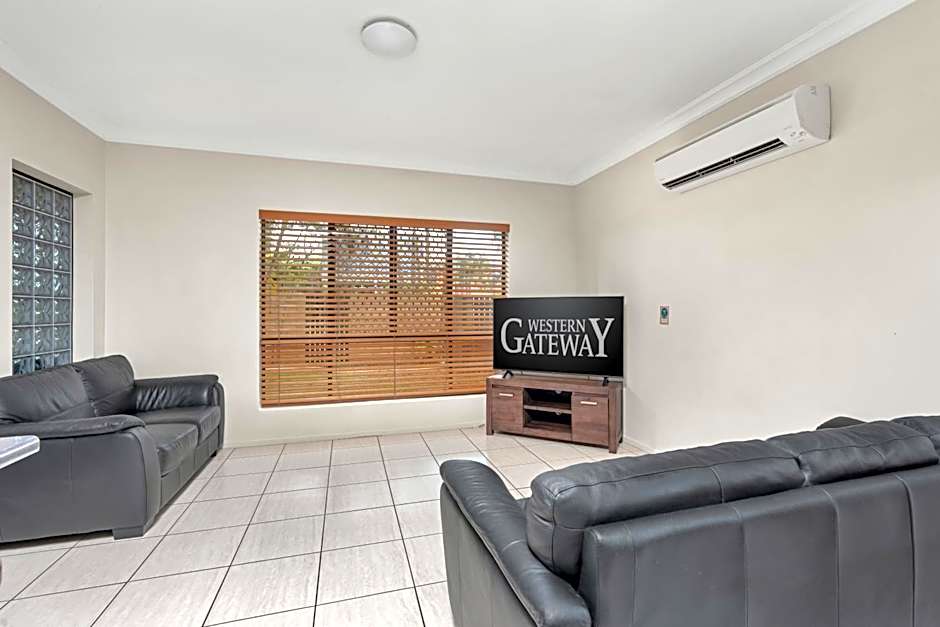 Western Gateway Motel and Apartments