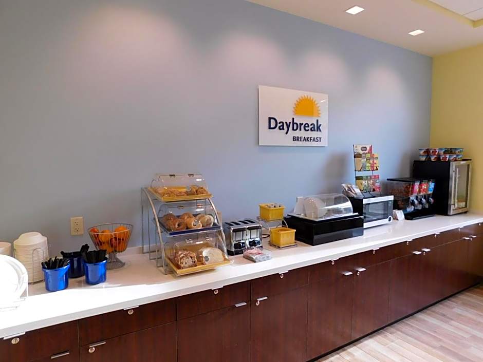 Days Inn & Suites by Wyndham Kearney NE