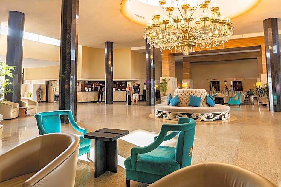 Sherry Frontenac Oceanfront