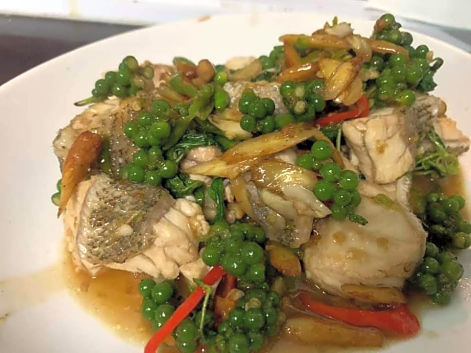 Nangkam Boutique Donsak