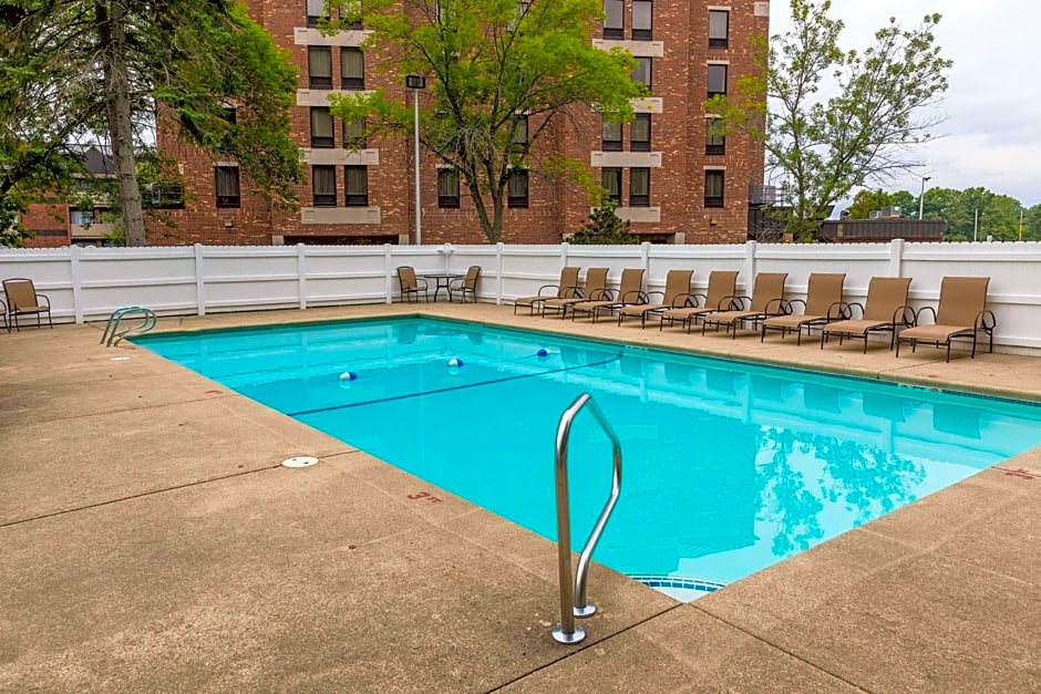 Best Western Plus Portsmouth Hotel & Suites