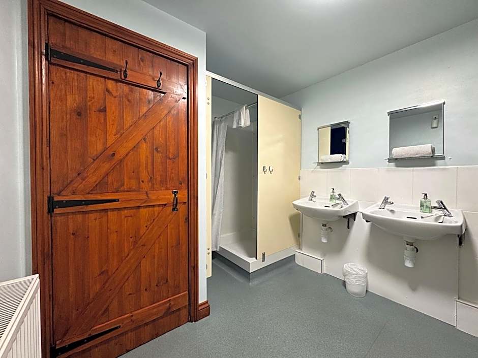 Lands End Hostel and B&B