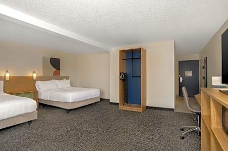 Queen Room with Two Queen Beds and Sofa Bed