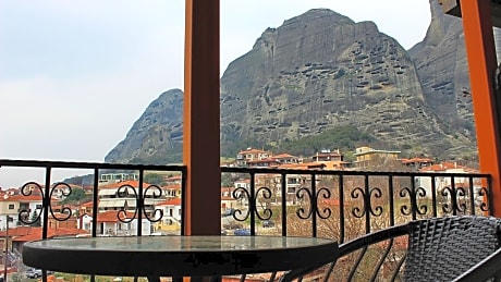 Double Room with Meteora View