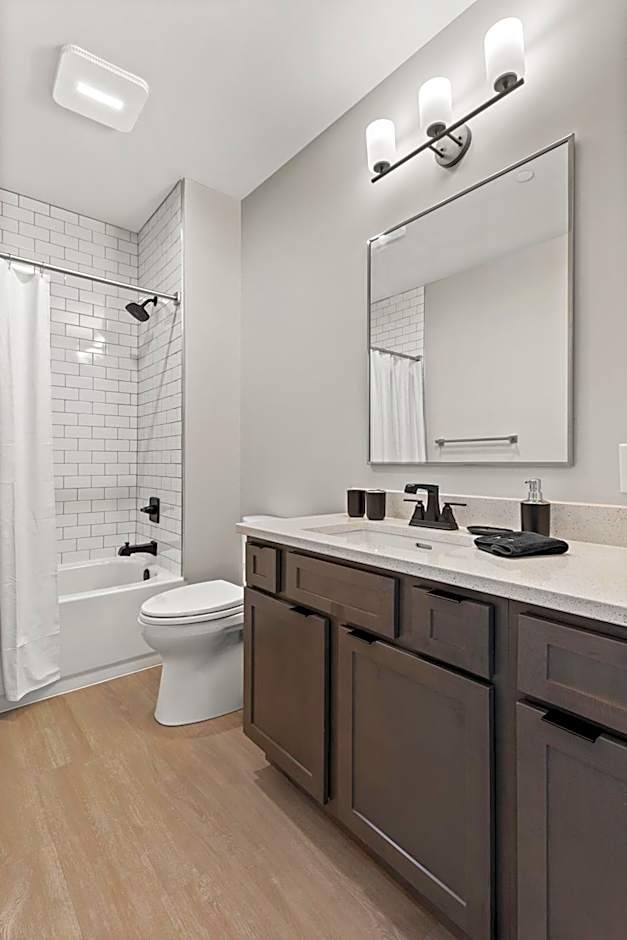 175 LEX - Walkable Downtown Lexington & Rupp Arena - Full Condos