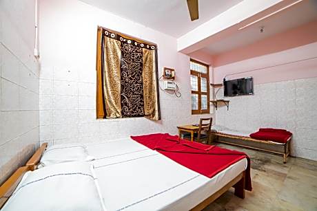 Hotel O Sree Radha Lodge Near Snow World