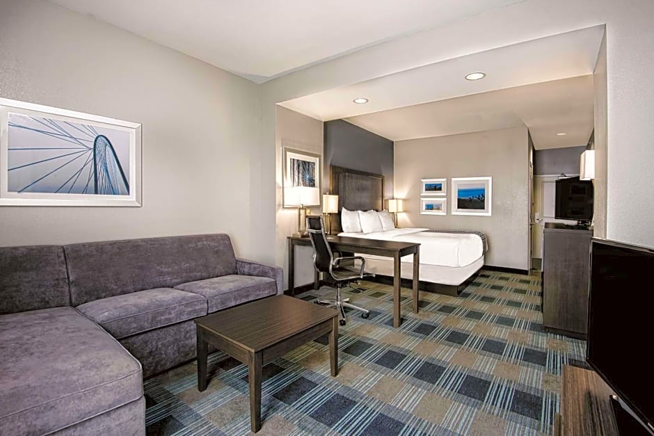 La Quinta by Wyndham Victoria - South
