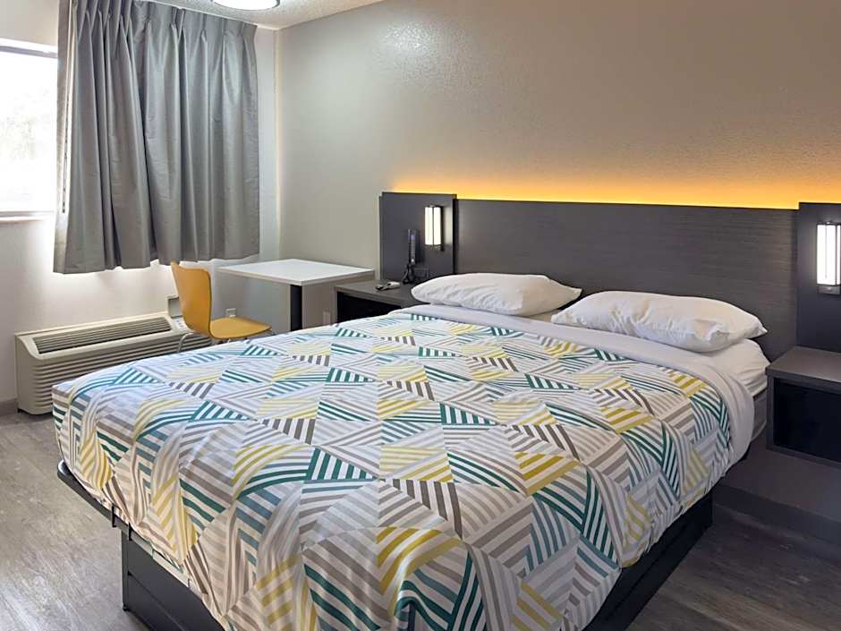 Motel 6-Dyersburg, TN