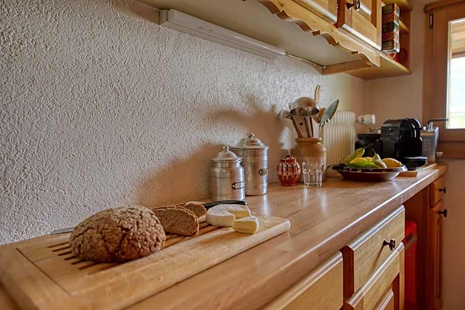 Ravines 50, Soulful Escape With Mountain Views