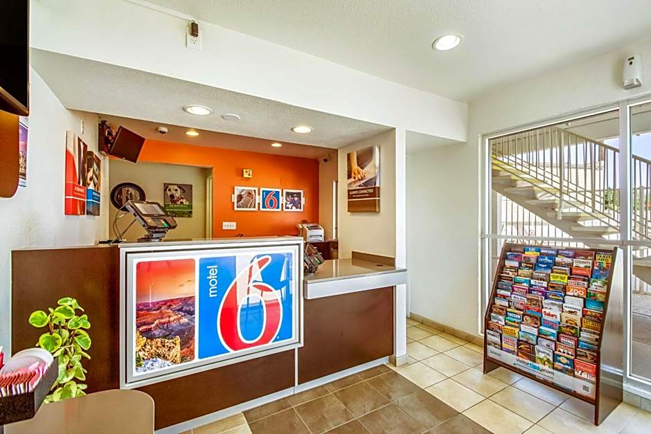 Motel 6-Youngtown, AZ - Phoenix - Sun City