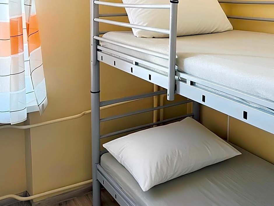 Hostel Oliwka - Metro Świętokrzyska