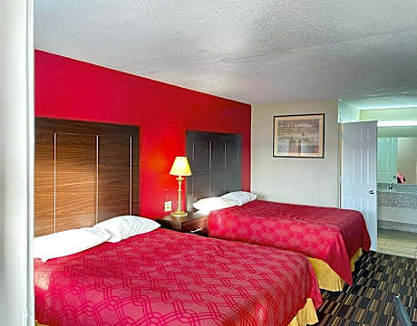 2 Queen Beds, Smoking