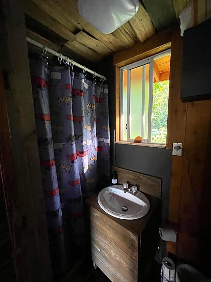 Gracies Grotto Cabin