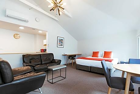 the SALAMANCA KING - Apt 1