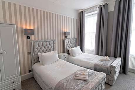 Deluxe Twin Room with Sea View