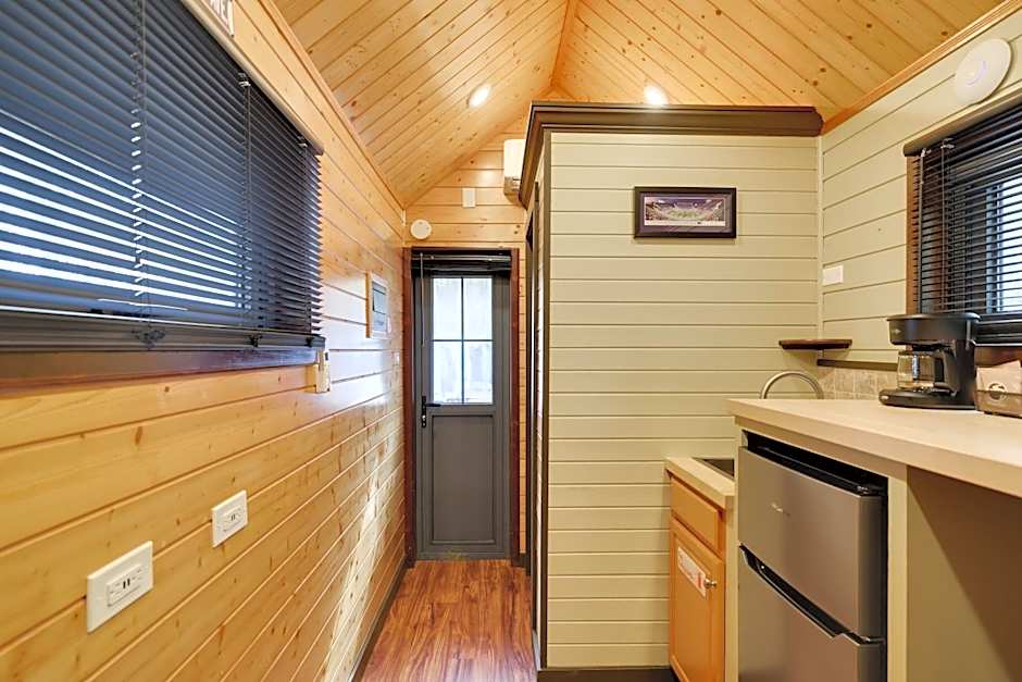 Camptel Poconos Lodging