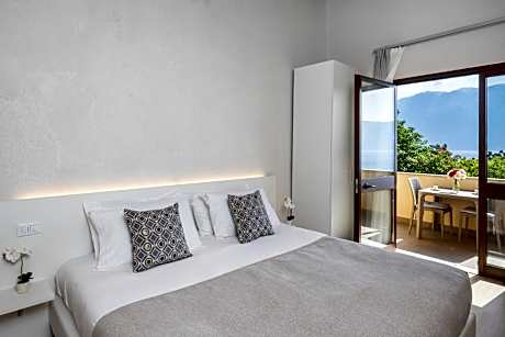 Quadruple Room with Lake View