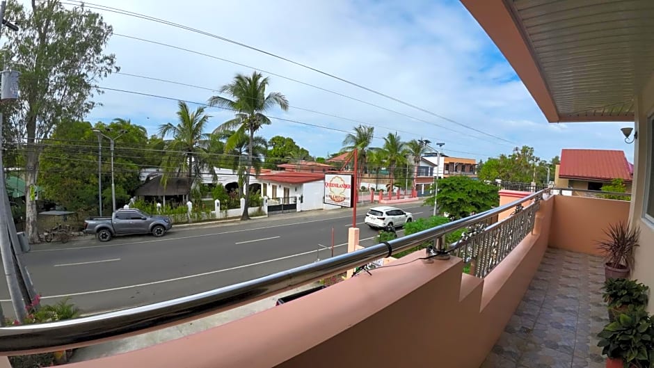 Queenslander Hotel and Restaurant