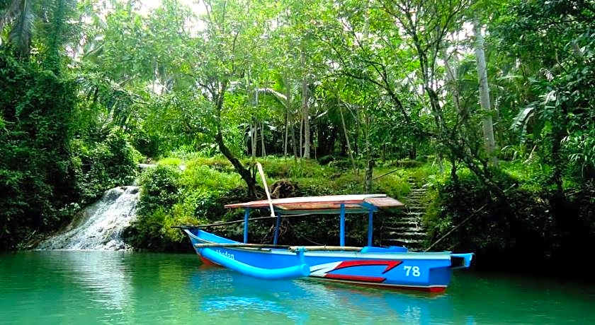 Baleku Bamboo Retreat