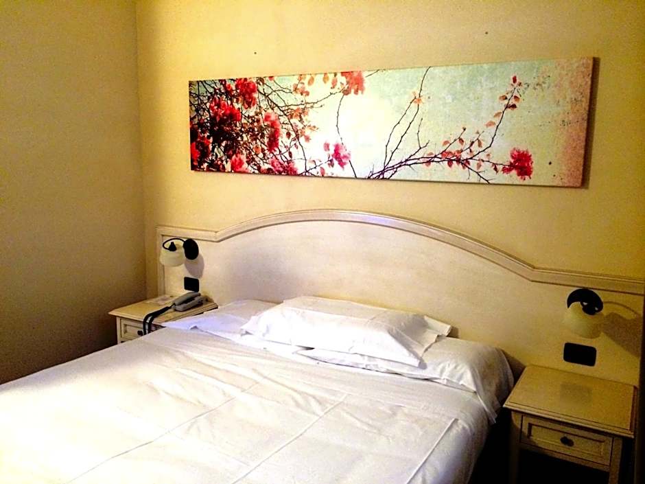 Photo 1 of 5 of Single Room