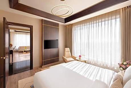 Suite Room - King Size Bed