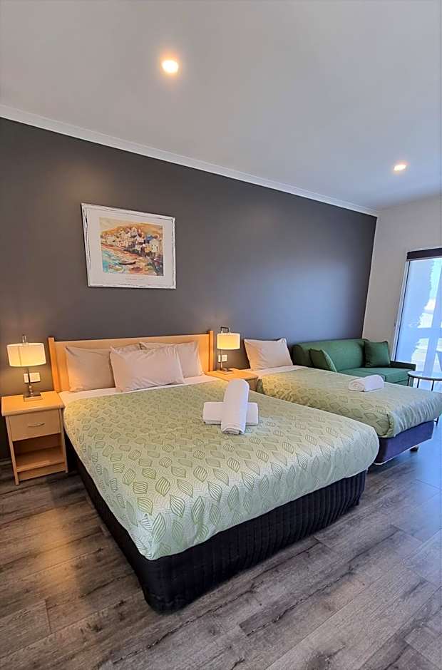 Seaview Motel & Apartments