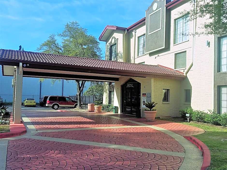 Red Roof Inn & Suites Houston - Hobby Airport