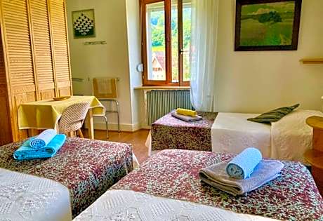 Appartement-Supérieure-Salle de bain et douche-Vue sur Montagne-1er étage-2 terrasses