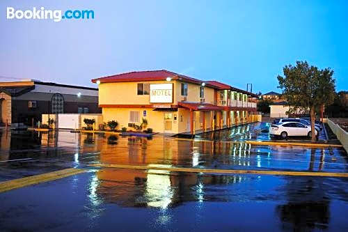 Mojave Inn