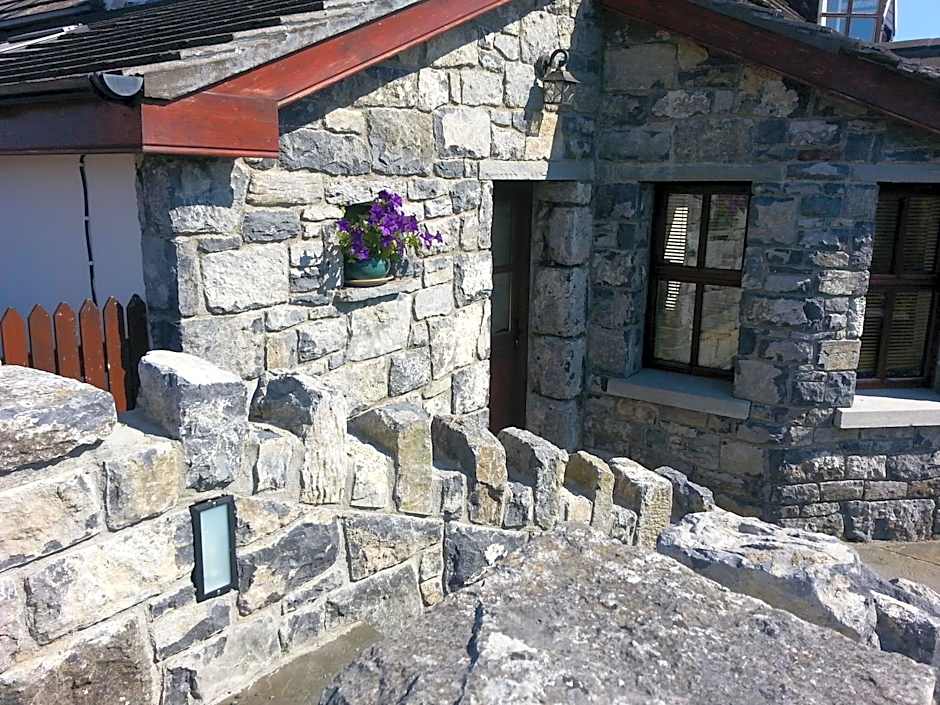 Aille River Tourist Hostel and Campsite Doolin