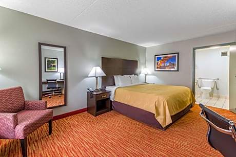 1 King Bed, Nonsmoking