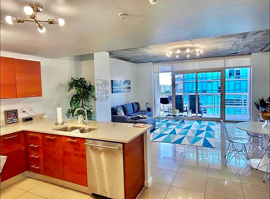 Spacious 2BD 2BTH at Midblock with FREE PARKING