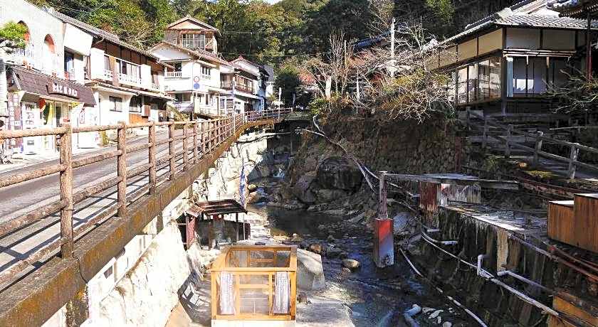 J-Hoppers Kumano Yunomine Guesthouse